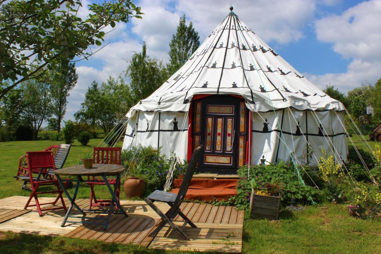 Hotel Au Bonheur Nomade Livry  Exterior foto