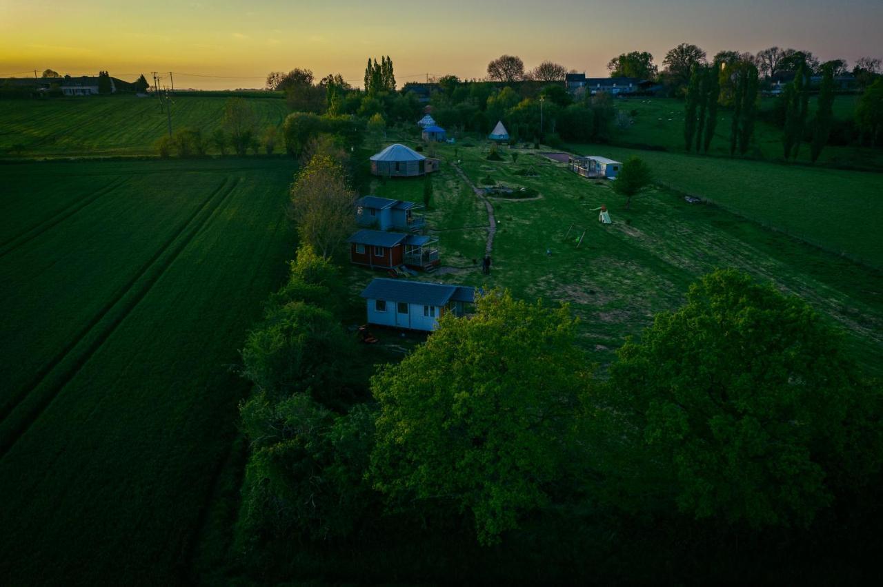 Hotel Au Bonheur Nomade Livry  Exterior foto